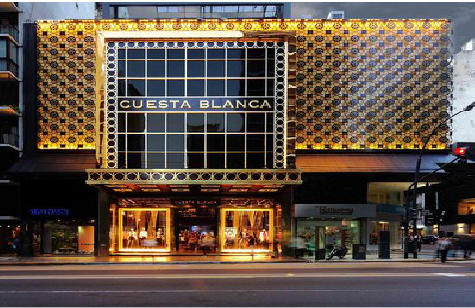  凤冈门头设计与商业空间的纽带。