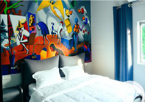  凤冈对于酒店的墙体彩绘而言更注重哪些方面？